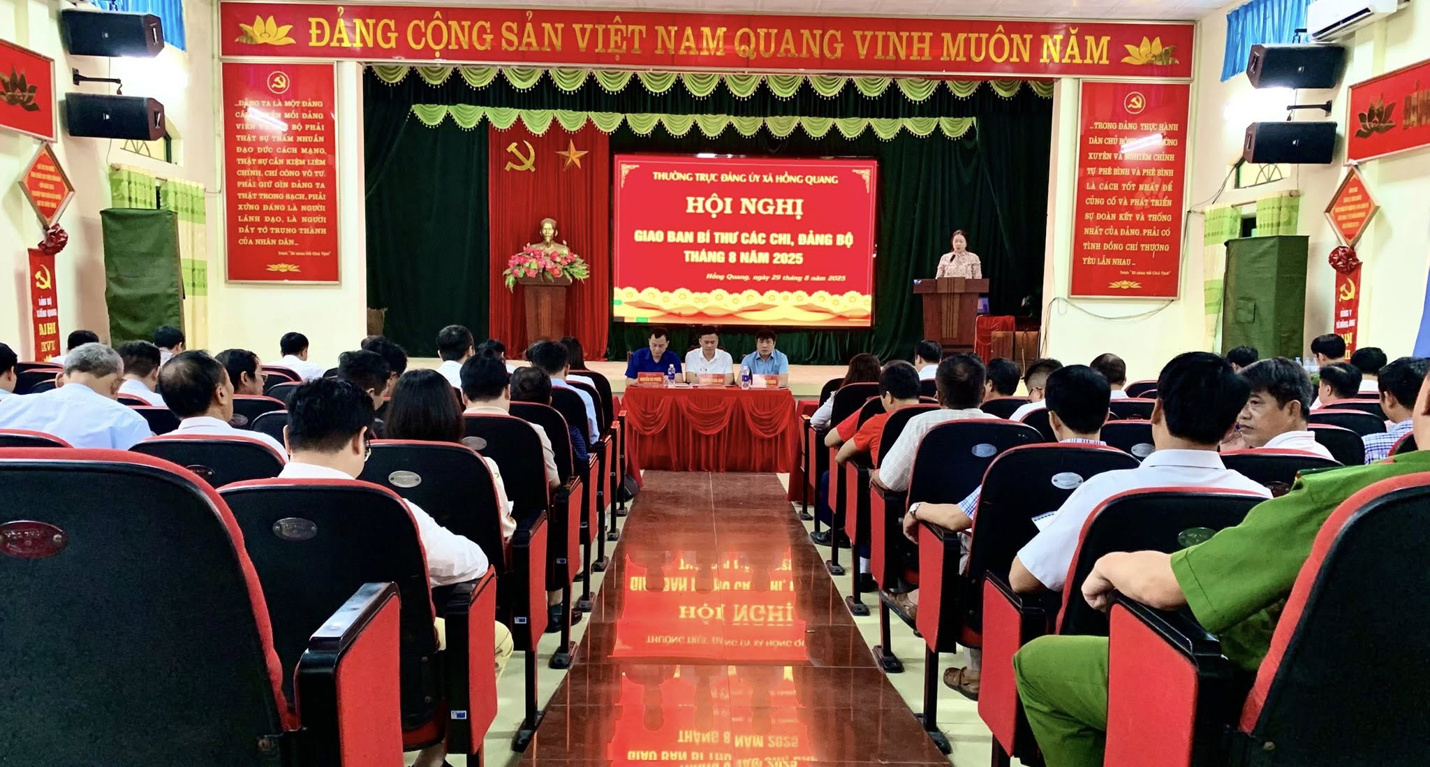 THƯỜNG TRỰC ĐẢNG UỶ XÃ HỒNG QUANG:  HỘI NGHỊ GIAO BAN BÍ THƯ CHI, ĐẢNG BỘ TRỰC THUỘC ĐẢNG ỦY XÃ THÁNG 8 NĂM 2025