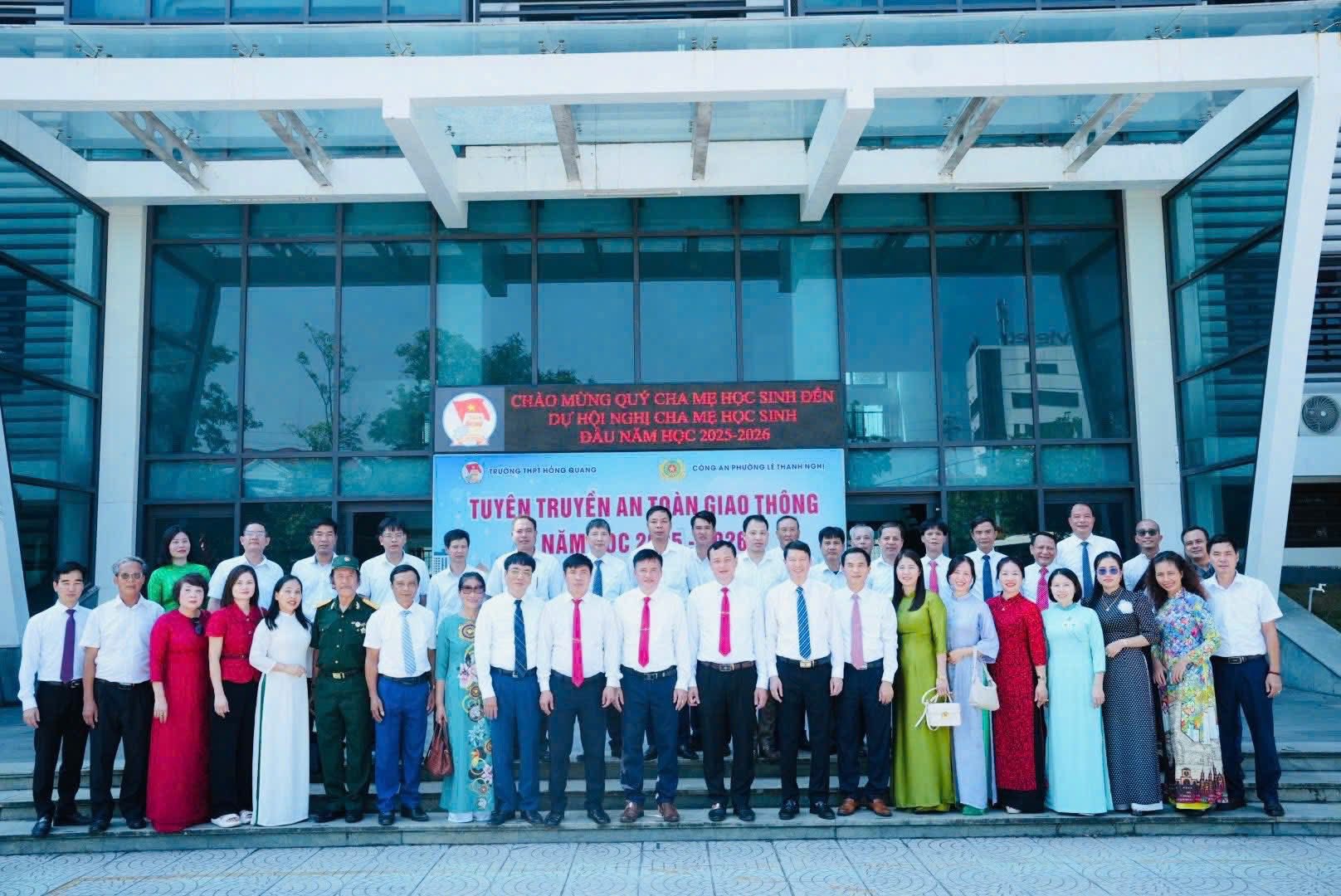 ĐOÀN CÔNG TÁC XÃ HỒNG QUANG, TỈNH HƯNG YÊN CÓ CHUYẾN CÔNG TÁC ĐẶC BIỆT TẠI PHƯỜNG LÊ THANH NGHỊ, THÀNH PHỐ HẢI PHÒNG, TRƯỚC THỀM ĐẠI HỘI MTTQ VIỆT NAM XÃ HỒNG QUANG LẦN THỨ I, NHIỆM KỲ 2025-2030.