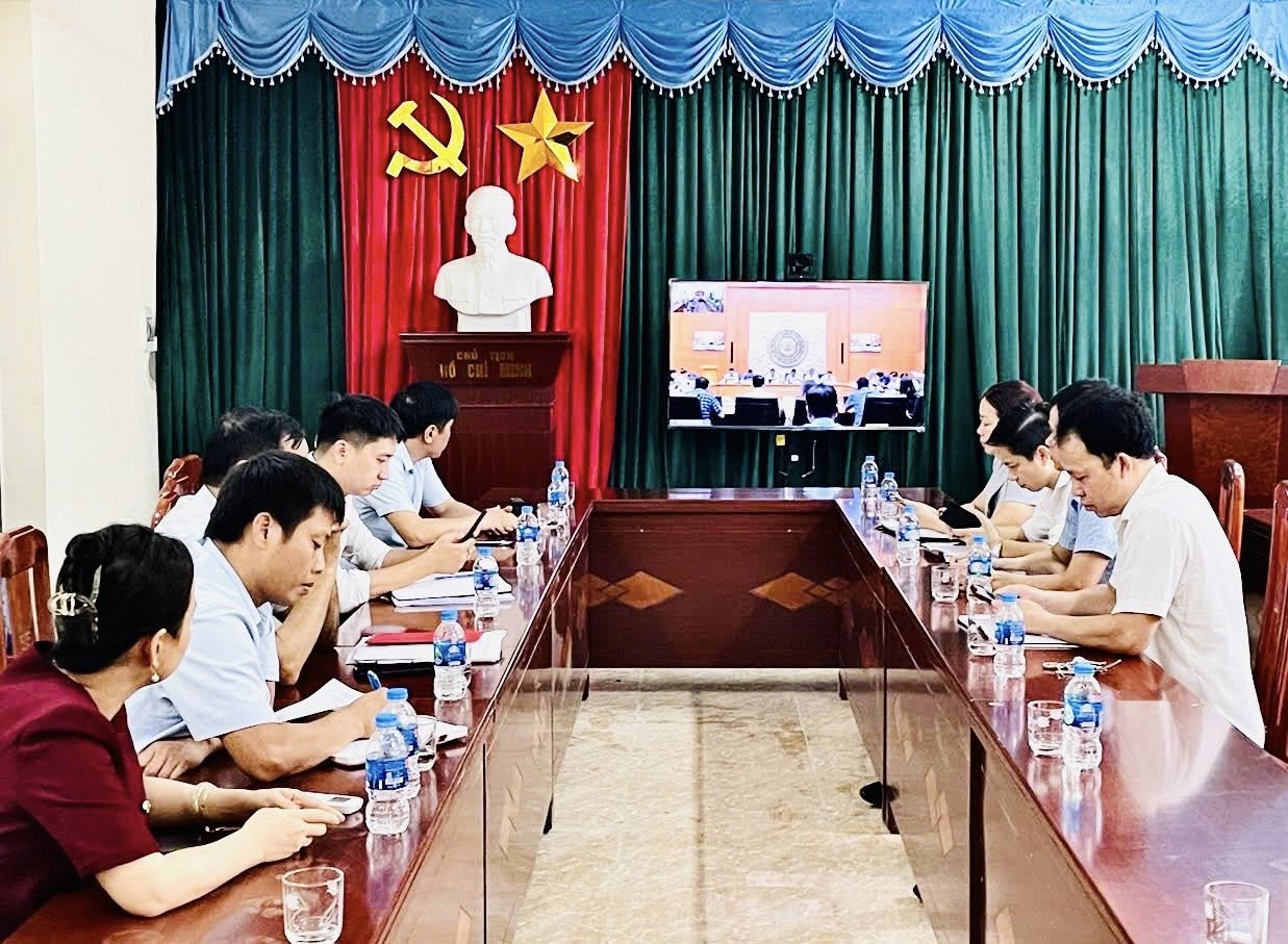 UBND XÃ HỒNG QUANG THAM GIA HỘI NGHỊ TRỰC TUYẾN CỦA UBND TỈNH TỔ CHỨC PHIÊN HỌP THƯỜNG KỲ THÁNG 9