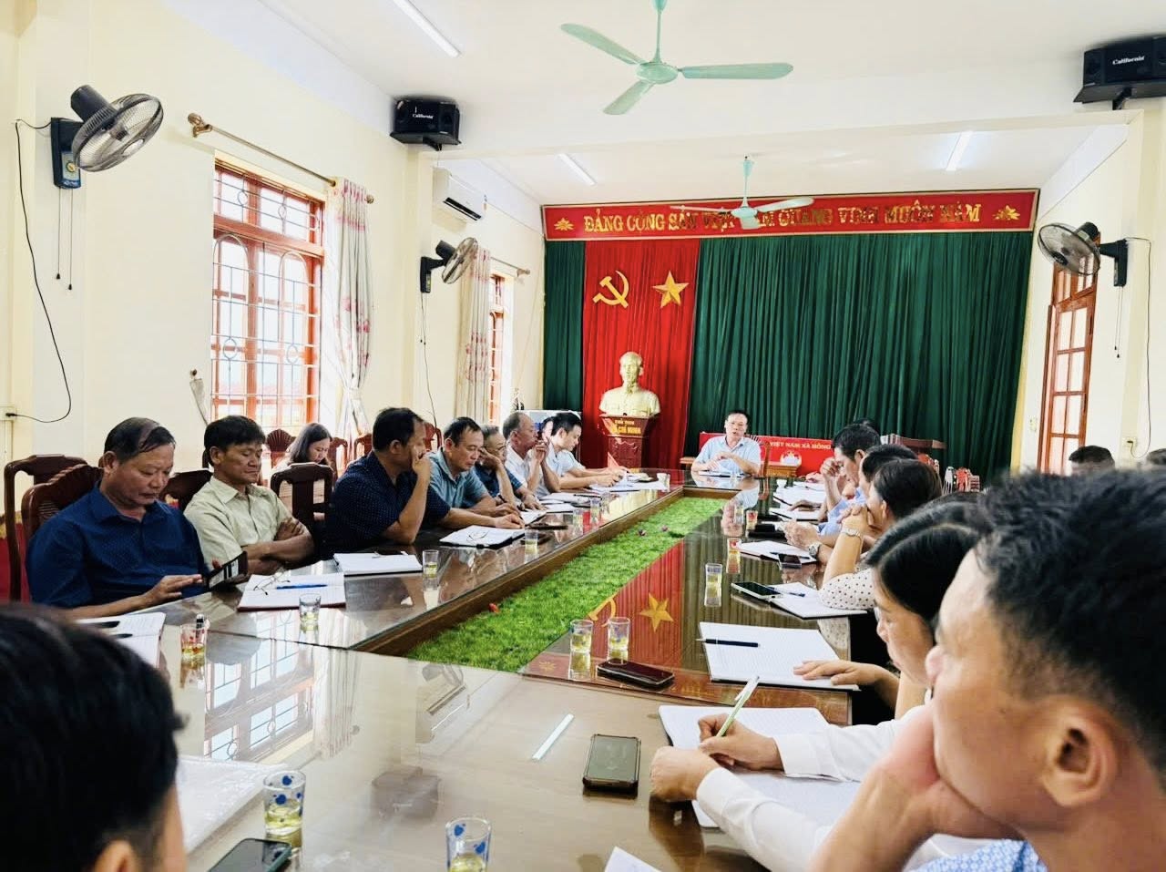 UỶ BAN KIỂM TRA ĐẢNG UỶ XÃ HỒNG QUANG: HỌP GIAO BAN ĐÁNH GIÁ CÔNG TÁC KIỂM TRA, GIÁM SÁT THÁNG 9/2025 VÀ TRIỂN KHAI NHIỆM VỤ TRONG THỜI GIAN TỚI