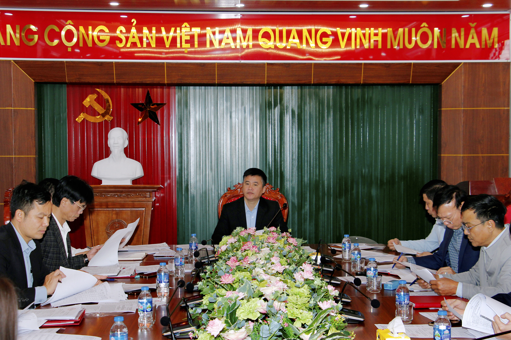 HỘI NGHỊ BAN THƯỜNG VỤ ĐẢNG ỦY  VÀ BAN CHẤP HÀNH ĐẢNG BỘ  LẦN THỨ TÁM XÃ HỒNG QUANG CHO Ý KIẾN ĐỐI VỚI MỘT SỐ NHIỆM VỤ CÔNG TÁC