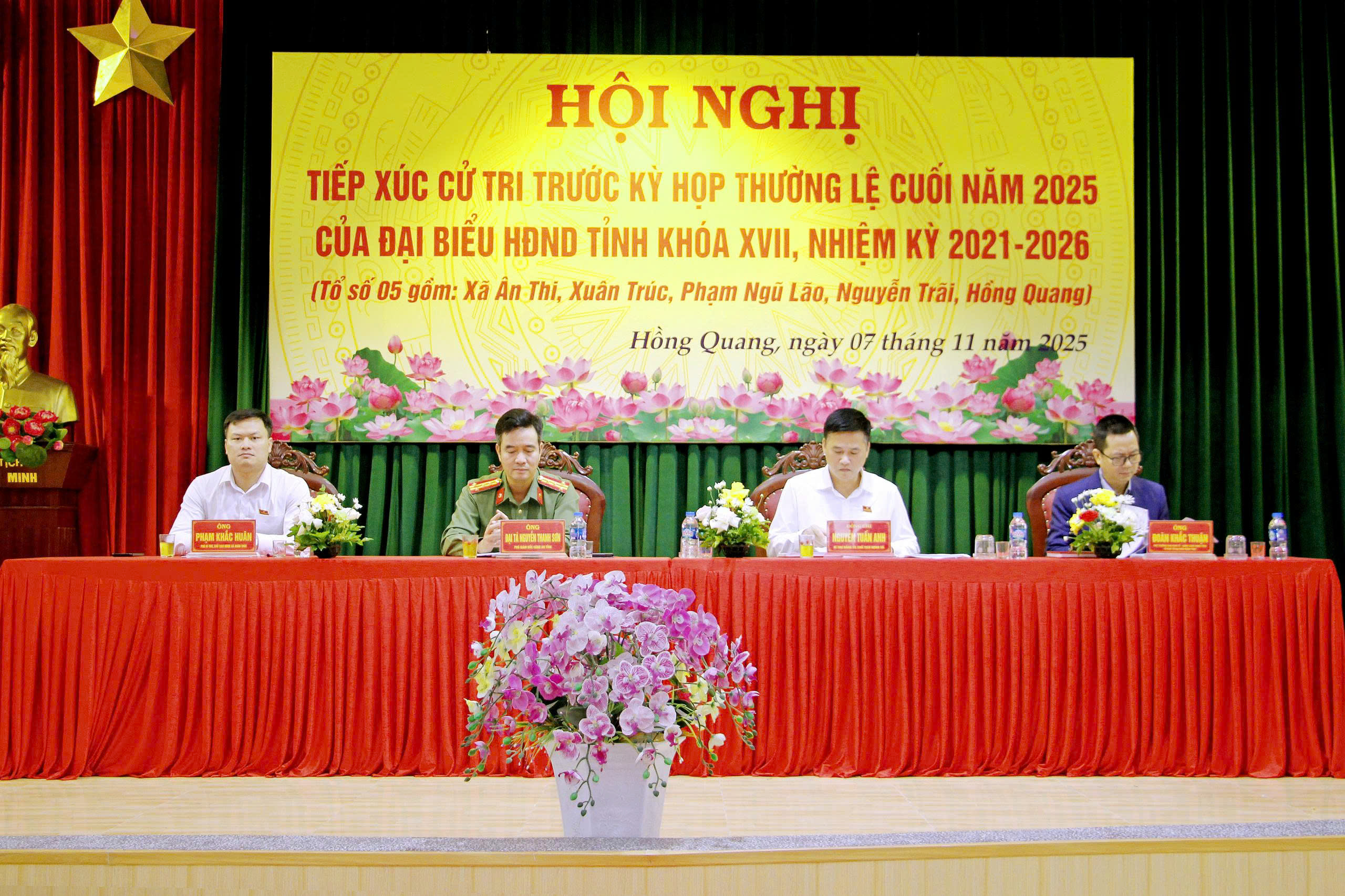 TỔ ĐẠI BIỂU SỐ 5 HĐND TỈNH TIẾP XÚC VỚI CỬ TRI CÁC XÃ: ÂN THI, NGUYỄN TRÃI, XUÂN TRÚC, PHẠM NGŨ LÃO VÀ HỒNG QUANG