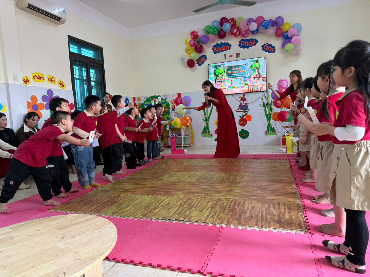 ĐẶC ĐIỂM CƠ THỂ TRẺ TỪ 3 ĐẾN 6 TUỔI THỂ HIỆN SỰ TĂNG TRƯỞNG NHANH VỀ CHIỀU CAO VÀ CÂN NẶNG