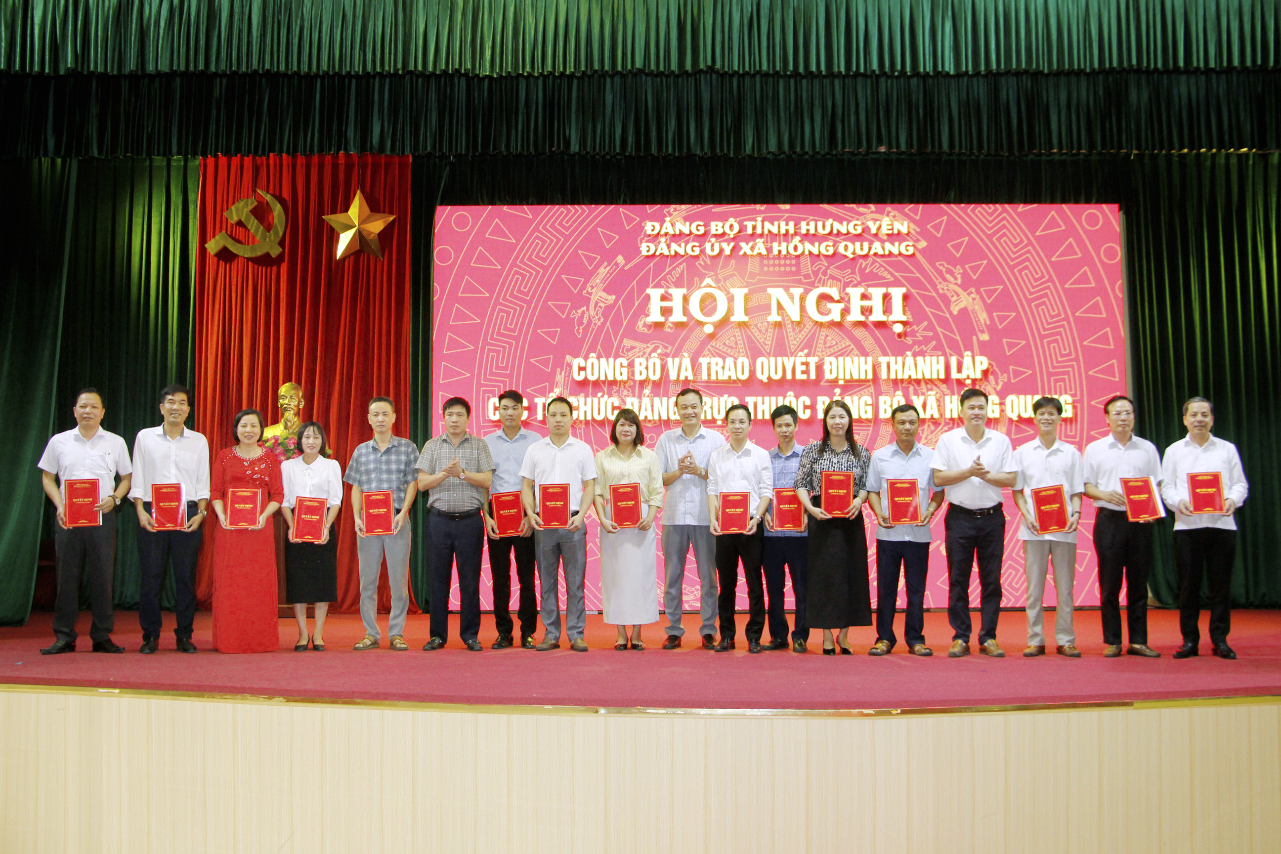 ĐẢNG BỘ XÃ HỒNG QUANG CÔNG BỐ CÁC QUYẾT ĐỊNH VỀ CÔNG TÁC TỔ CHỨC, NHÂN SỰ CÁC TỔ CHỨC ĐẢNG TRỰC THUỘC